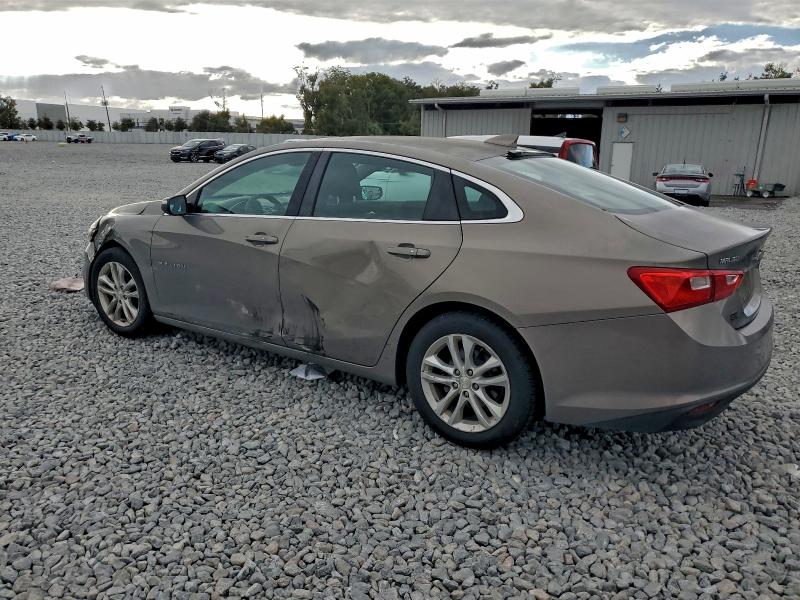Photo 2 from auction – 2017 CHEVROLET MALIBU LT with VIN 1G1ZE5ST0HF264544