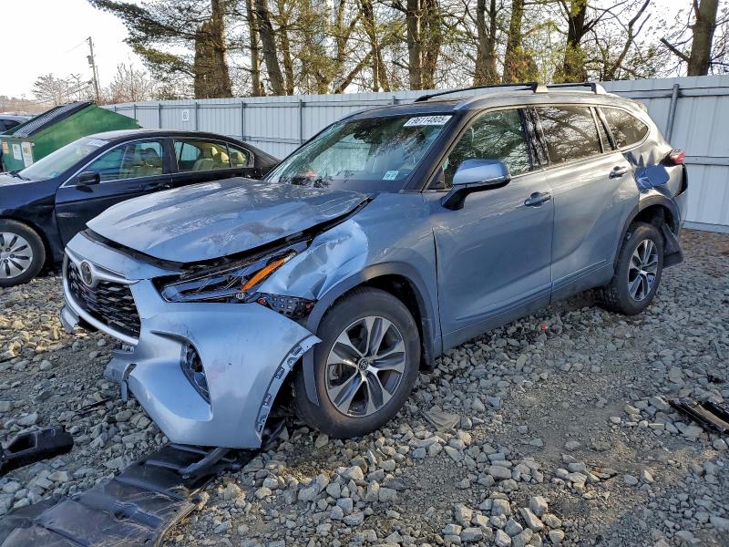 Photo 1 from auction – 2022 TOYOTA HIGHLANDER with VIN 5TDHZRBH5NS247387