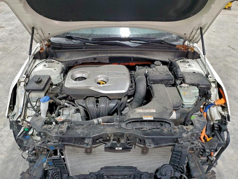 Photo 11 from auction – 2017 KIA OPTIMA PLU with VIN KNAGV4LD1H5009985