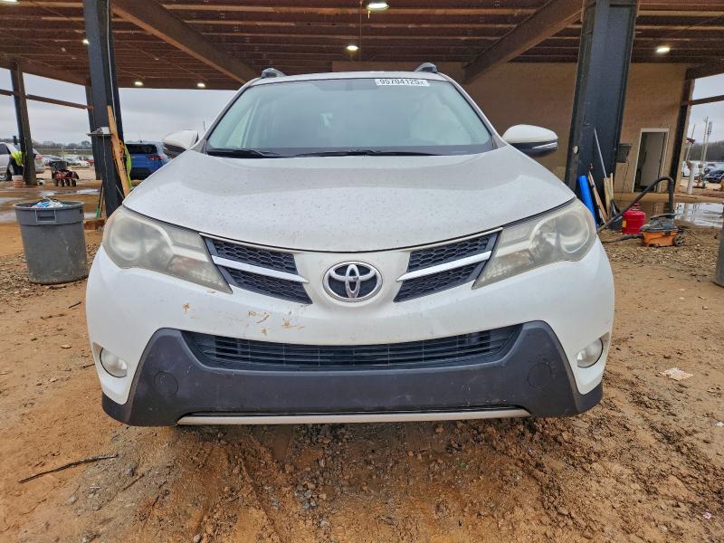Photo 5 from auction – 2015 TOYOTA RAV4 XLE with VIN JTMWFREV9FJ044423
