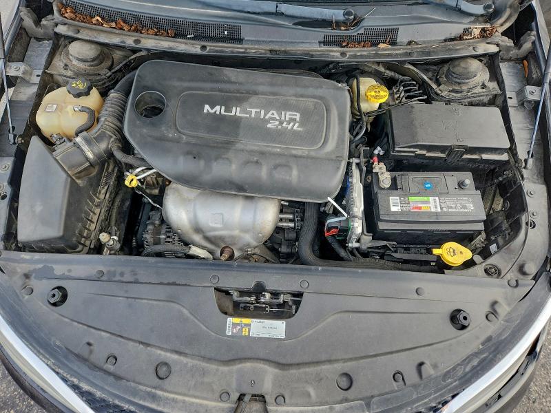 Photo 11 from auction – 2016 CHRYSLER 200 LIMITE with VIN 1C3CCCAB2GN103542