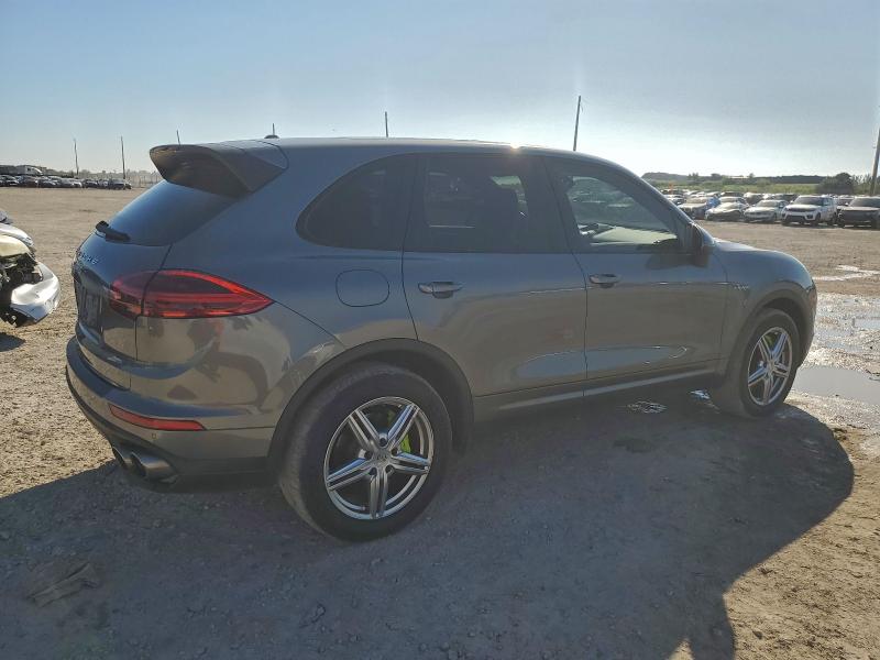 Photo 3 from auction – 2016 PORSCHE CAYENNE SE with VIN WP1AE2A21GLA18306
