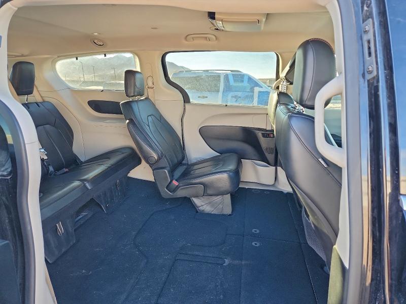 Photo 11 from auction – 2018 CHRYSLER PACIFICA with VIN 2C4RC1BG3JR154319