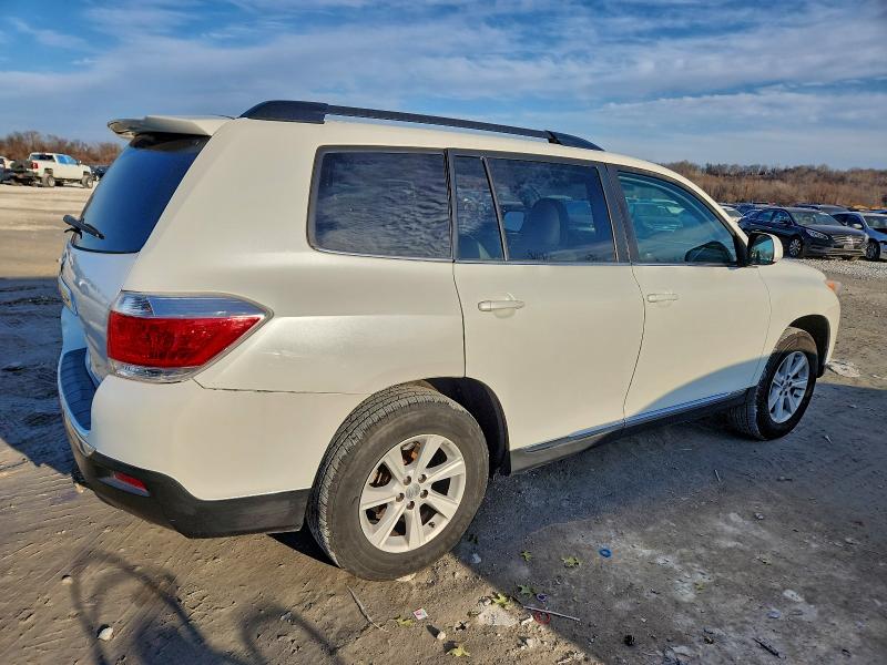 Photo 3 from auction – 2013 TOYOTA HIGHLANDER with VIN 5TDZK3EH3DS125630