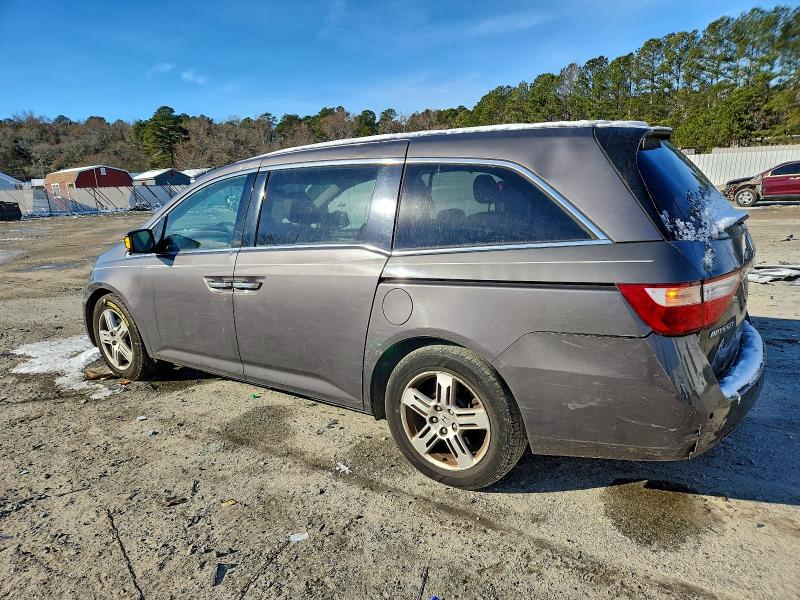 Photo 2 from auction – 2013 HONDA ODYSSEY TO with VIN 5FNRL5H98DB079620