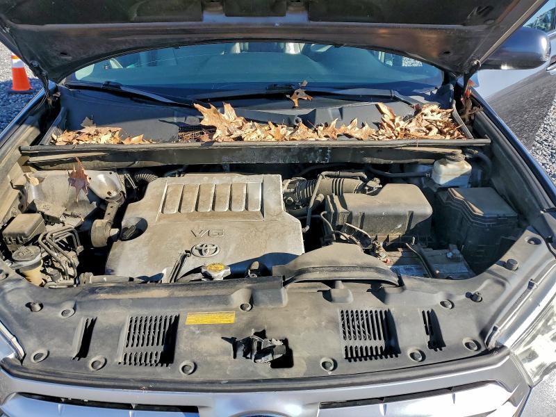 Photo 12 from auction – 2011 TOYOTA HIGHLANDER with VIN 5TDBK3EH8BS092669