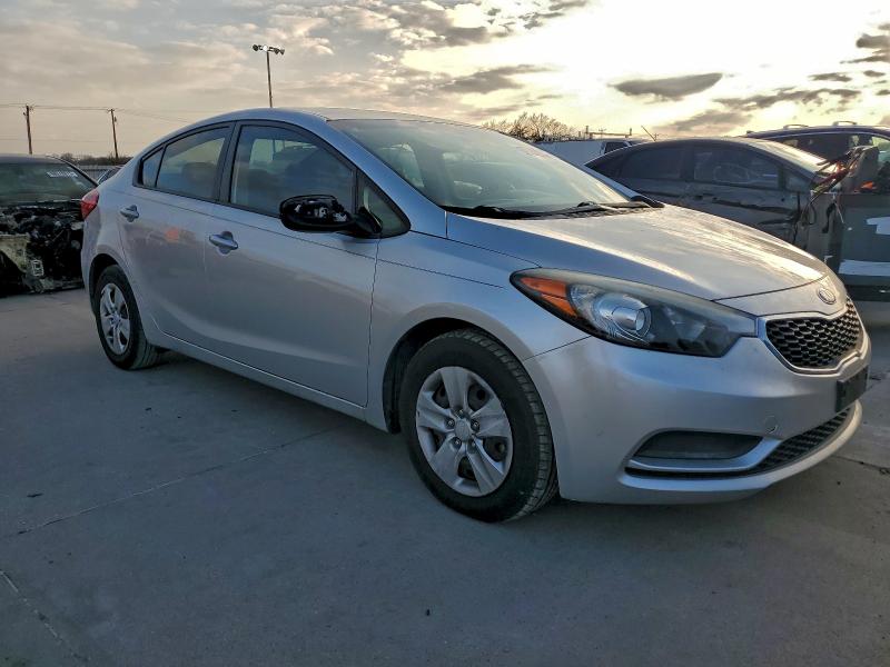Zdjęcie 4 z aukcji – 2014 KIA FORTE LX z VIN KNAFK4A63E5248247
