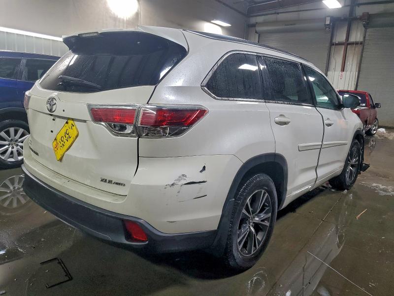Photo 3 from auction – 2016 TOYOTA HIGHLANDER with VIN 5TDJKRFH7GS346859