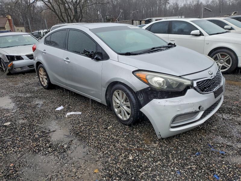 Photo 4 from auction – 2016 KIA FORTE LX with VIN KNAFX4A6XG5442004