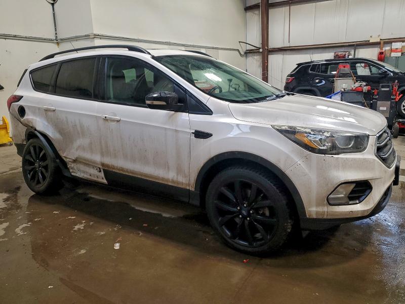 صورة رقم 4 من المزاد - 2019 FORD ESCAPE مع VIN 1FMCU9J93KUB72095
