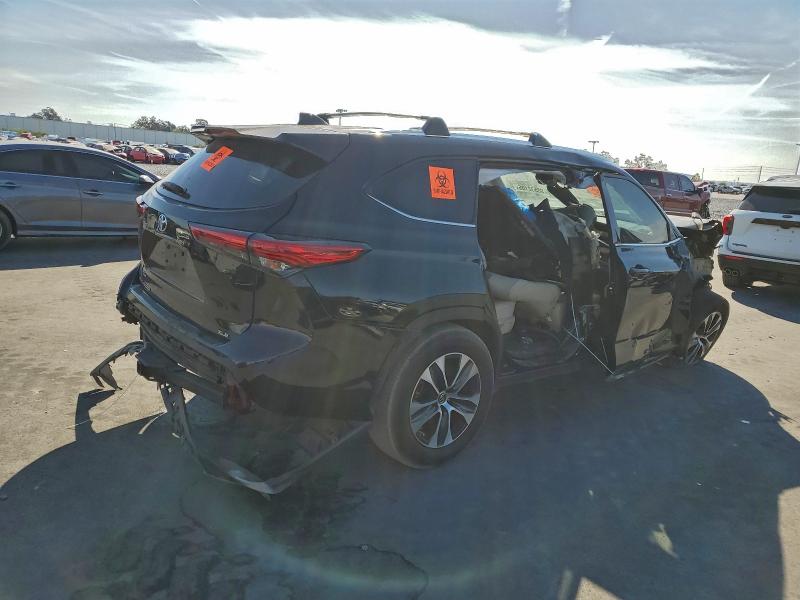 Photo 3 from auction – 2020 TOYOTA HIGHLANDER with VIN 5TDGZRAH4LS015860