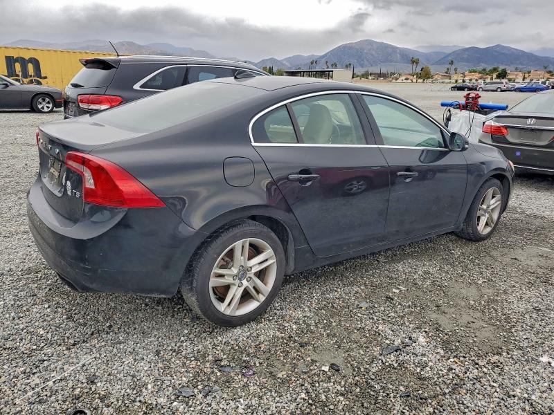 Photo 3 from auction – 2015 VOLVO S60 PREMIE with VIN YV126MFB6F1304924