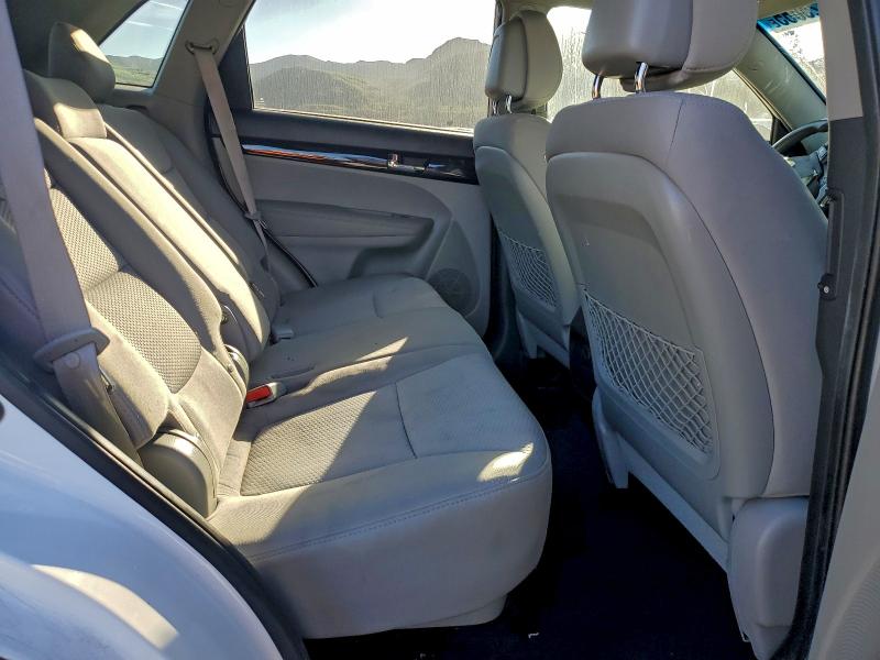 Photo 11 from auction – 2011 KIA SORENTO BA with VIN 5XYKTCA13BG047996