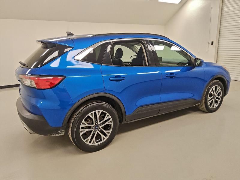 Photo 3 from auction – 2021 FORD ESCAPE with VIN 1FMCU0H62MUA52055
