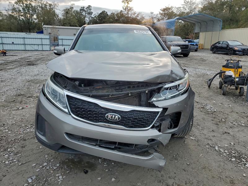 Photo 5 from auction – 2015 KIA SORENTO with VIN 5XYKT3A66FG637790