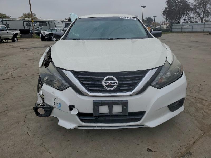 Photo 5 from auction – 2017 NISSAN ALTIMA with VIN 1N4AL3AP1HC273117