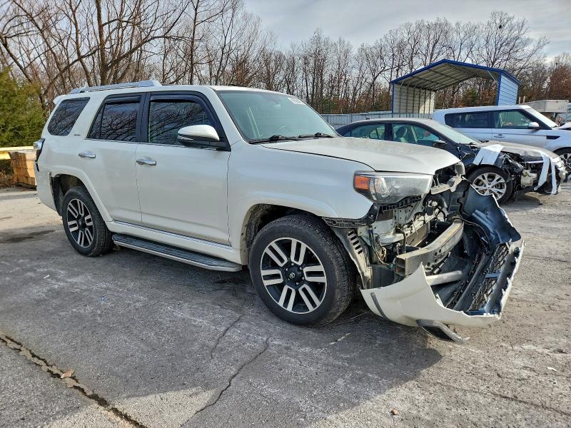 Photo 4 from auction – 2018 TOYOTA 4RUNNER SR with VIN JTEBU5JR2J5516335