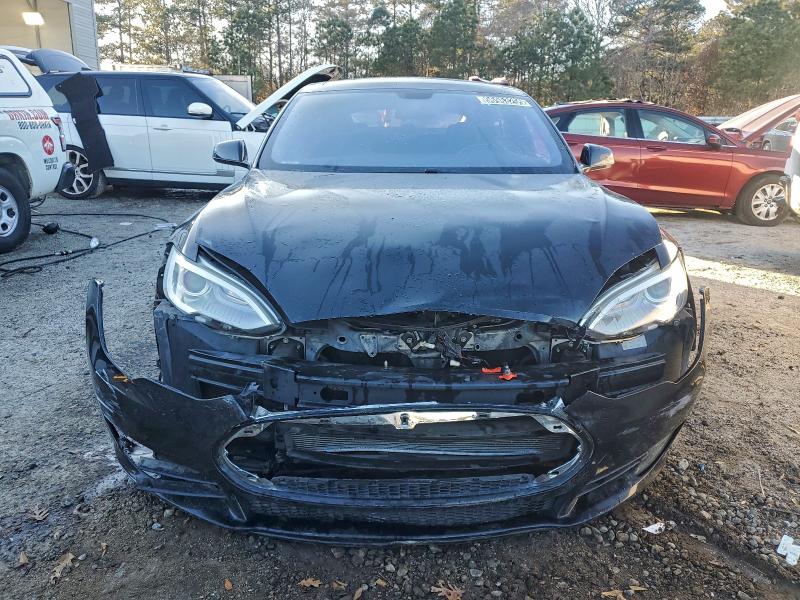 Photo 5 from auction – 2014 TESLA MODEL S with VIN 5YJSA1S1XEFP43243