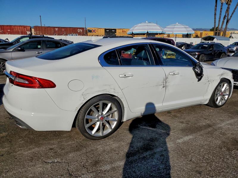 Photo 3 from auction – 2015 JAGUAR XF with VIN SAJWA0F75F8U87008
