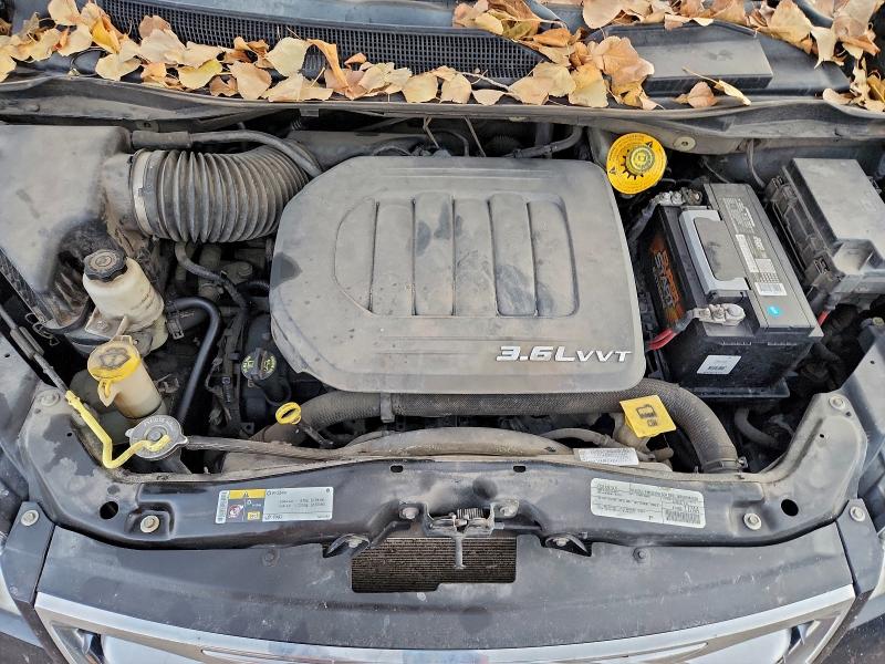 Photo 12 from auction – 2015 CHRYSLER TOWN & COU with VIN 2C4RC1GG9FR697187
