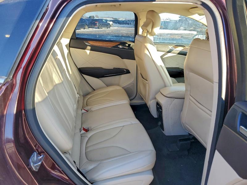 Photo 11 from auction – 2016 LINCOLN MKC SELECT with VIN 5LMCJ2D9XGUJ00276