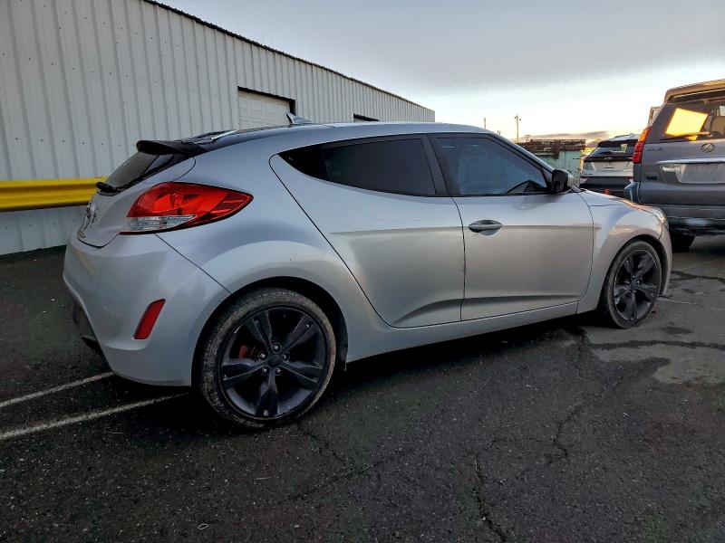 Photo 3 from auction – 2017 HYUNDAI VELOSTER with VIN KMHTC6AD0HU305068