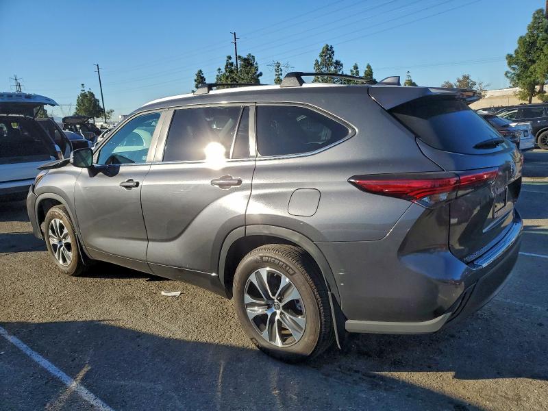 Photo 2 from auction – 2023 TOYOTA HIGHLANDER with VIN 5TDKDRAH5PS514388