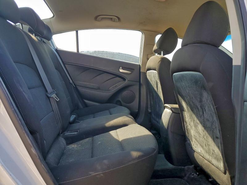 Photo 10 from auction – 2018 KIA FORTE LX with VIN 3KPFK4A72JE229490