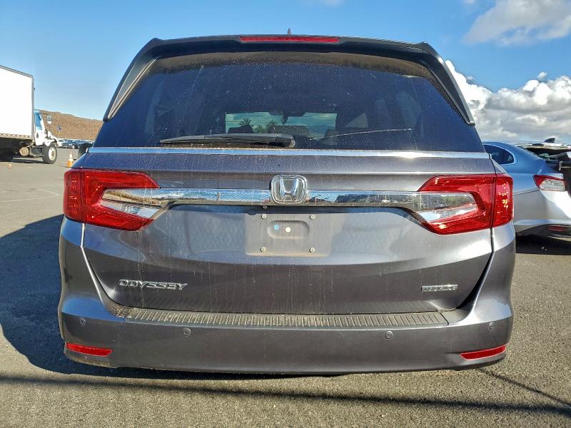 Photo 6 from auction – 2018 HONDA ODYSSEY TO with VIN 5FNRL6H82JB049991