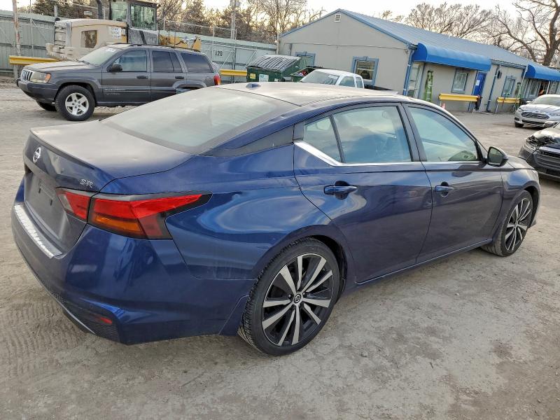 Photo 3 from auction – 2022 NISSAN ALTIMA SR with VIN 1N4BL4CVXNN390538