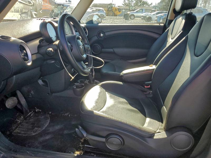 Photo 7 from auction – 2013 MINI COOPER CLU with VIN WMWZF3C54DT489972