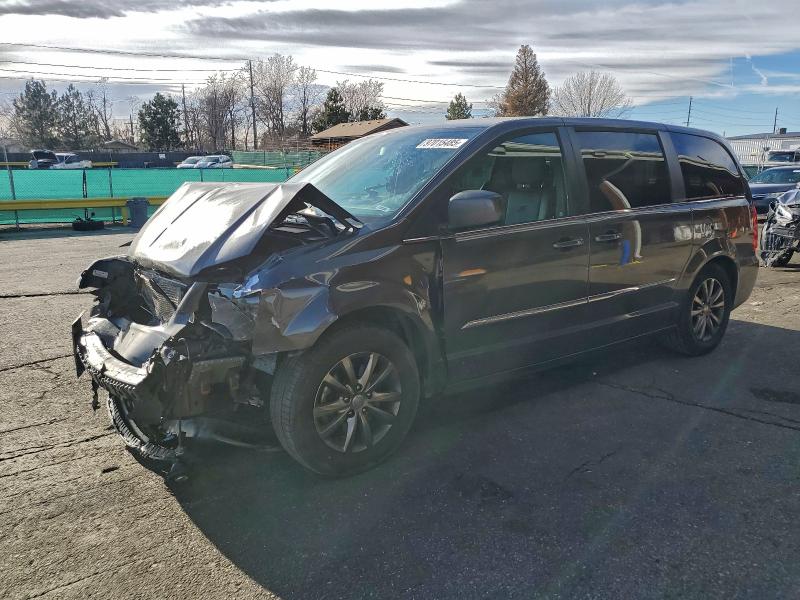 CHRYSLER TOWN & COU 2016 with VIN 2C4RC1HG7GR254133 - Photo from auction