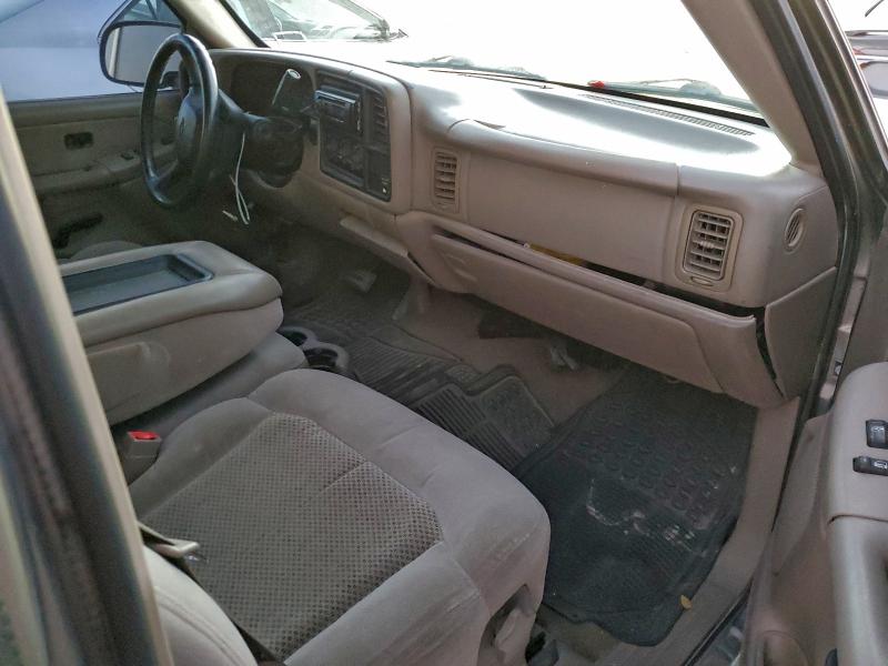 Photo 10 from auction – 2002 CHEVROLET SILVERADO with VIN 1GCEC14W42Z241804