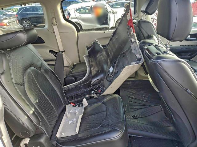 Photo 11 from auction – 2020 CHRYSLER PACIFICA L with VIN 2C4RC1GG4LR250102