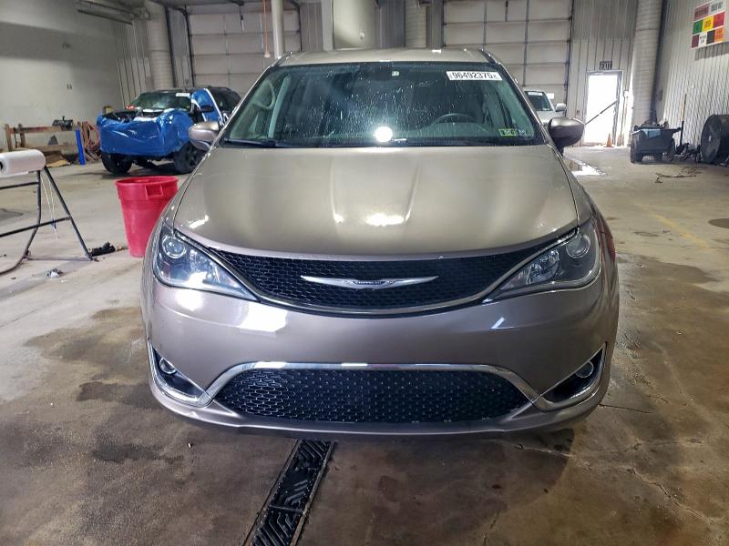 Photo 5 from auction – 2017 CHRYSLER PACIFICA T with VIN 2C4RC1BGXHR841338