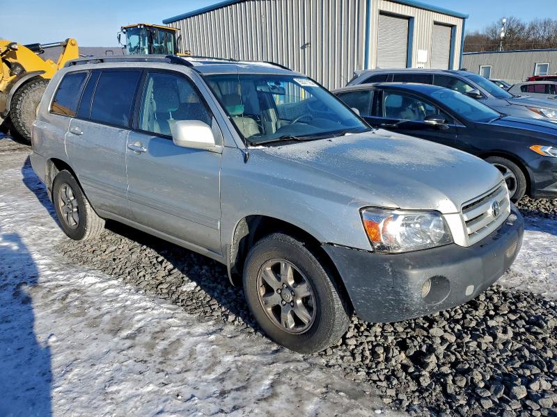 Photo 4 from auction – 2005 TOYOTA HIGHLANDER with VIN JTEEP21A150135589