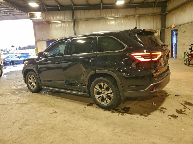 Photo 2 from auction – 2015 TOYOTA HIGHLANDER with VIN 5TDJKRFHXFS175006