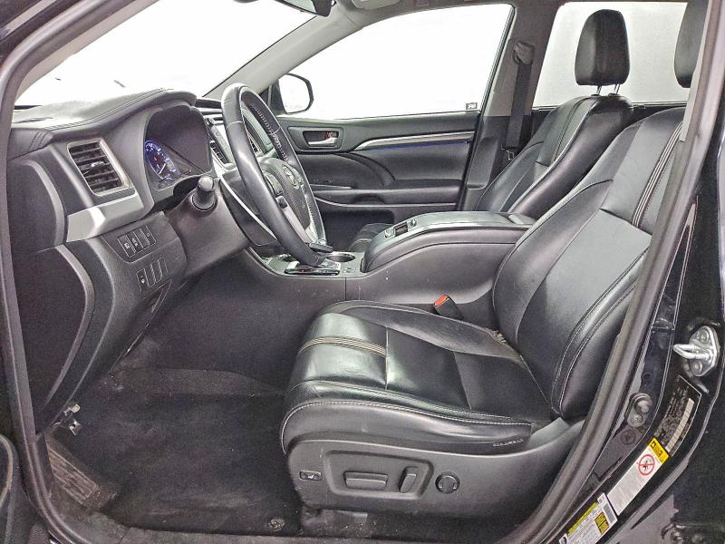 Photo 7 from auction – 2018 TOYOTA HIGHLANDER with VIN 5TDKZRFH3JS534124