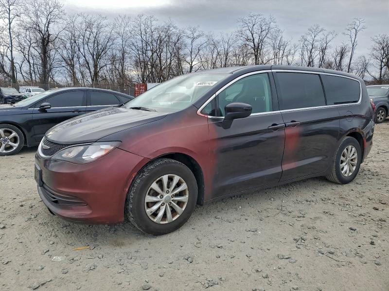 CHRYSLER PACIFICA T 2017 with VIN 2C4RC1DG7HR611463 - Photo from auction