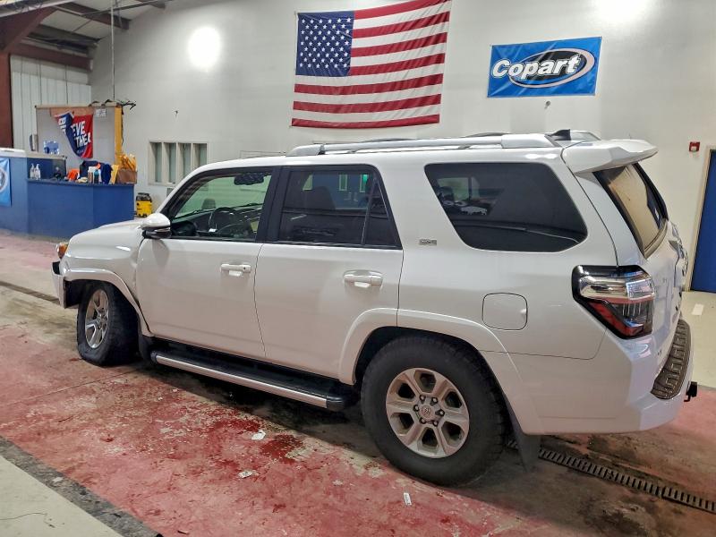 Photo 2 from auction – 2016 TOYOTA 4RUNNER SR with VIN JTEBU5JR1G5350009