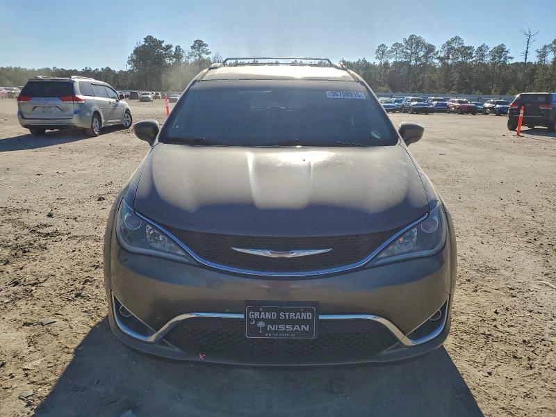 Photo 5 from auction – 2017 CHRYSLER PACIFICA T with VIN 2C4RC1BG4HR683160