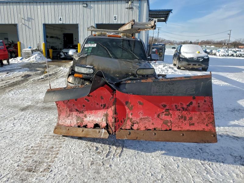Photo 5 from auction – 2002 GMC SIERRA K25 with VIN 1GTHK29U42E273401