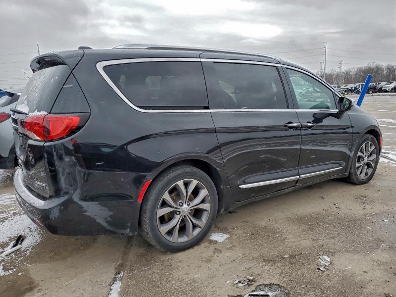 Photo 3 from auction – 2020 CHRYSLER PACIFICA L with VIN 2C4RC1GG7LR126048