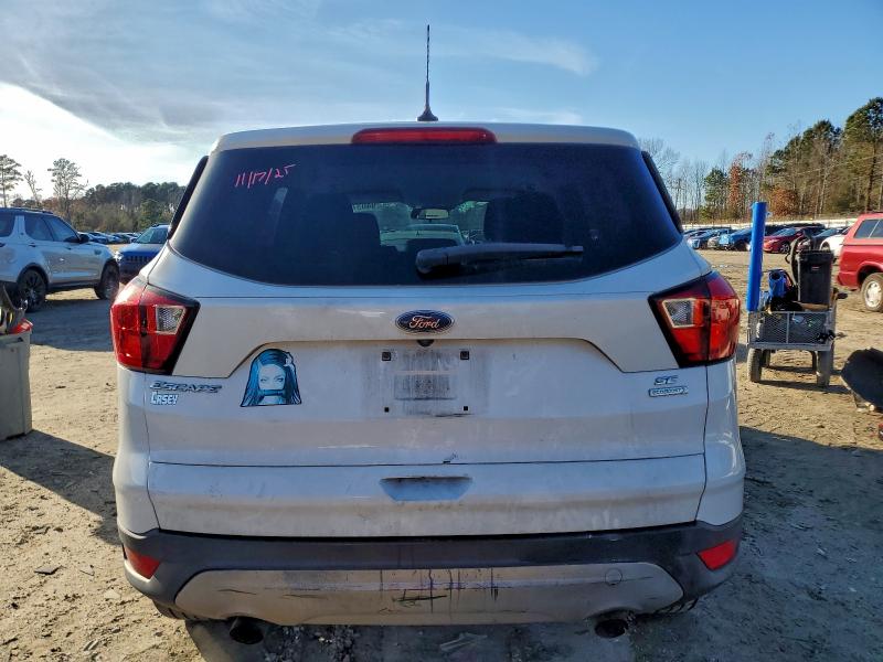 Photo 6 from auction – 2019 FORD ESCAPE SE with VIN 1FMCU0GD9KUA64362