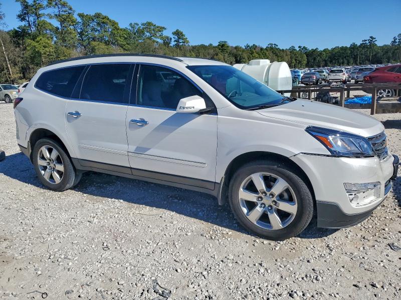 Photo 4 from auction – 2017 CHEVROLET TRAVERSE P with VIN 1GNKRJKD4HJ147617
