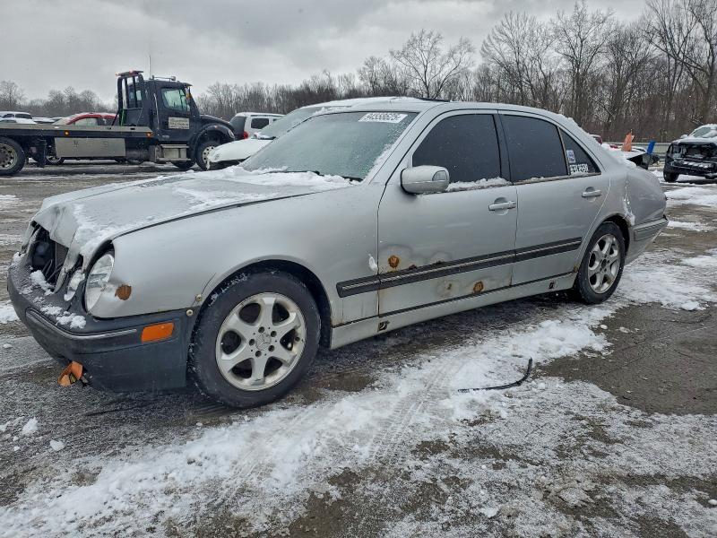 MERCEDES-BENZ E 320 2002 with VIN WDBJF65J32B453882 - Photo from auction