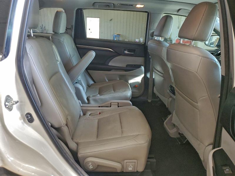 Photo 11 from auction – 2016 TOYOTA HIGHLANDER with VIN 5TDDKRFH1GS228500