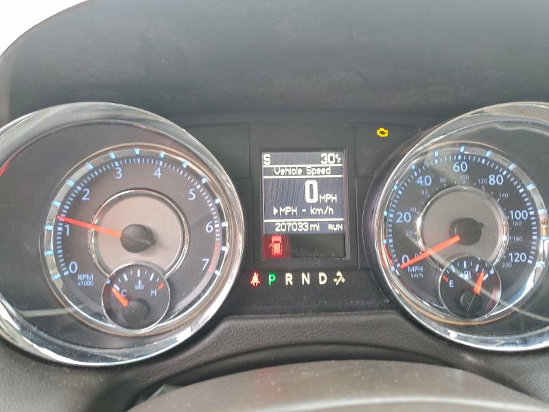 Photo 9 from auction – 2016 CHRYSLER TOWN & COU with VIN 2C4RC1BG0GR260056