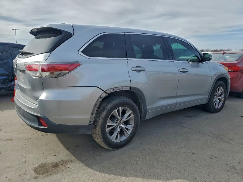 Photo 3 from auction – 2016 TOYOTA HIGHLANDER with VIN 5TDZKRFH3GS177023