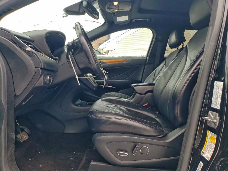 Photo 7 from auction – 2017 LINCOLN MKC RESERV with VIN 5LMCJ3D98HUL50865